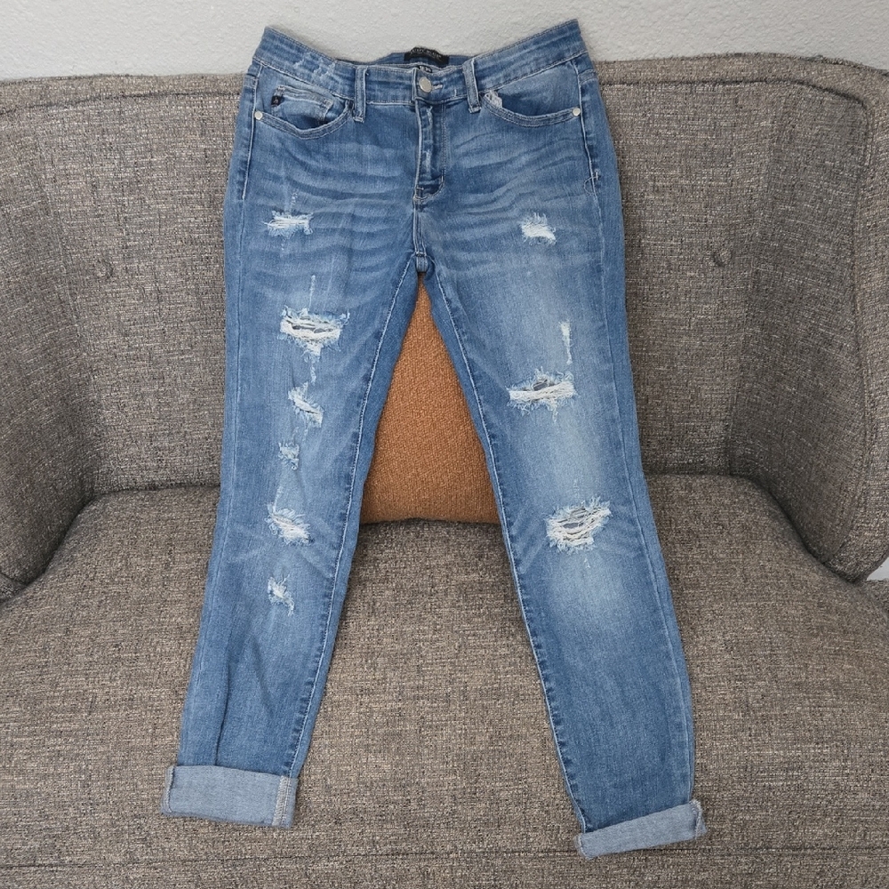 Judy Blue Ripped Ankle Jeans in Classic Blue